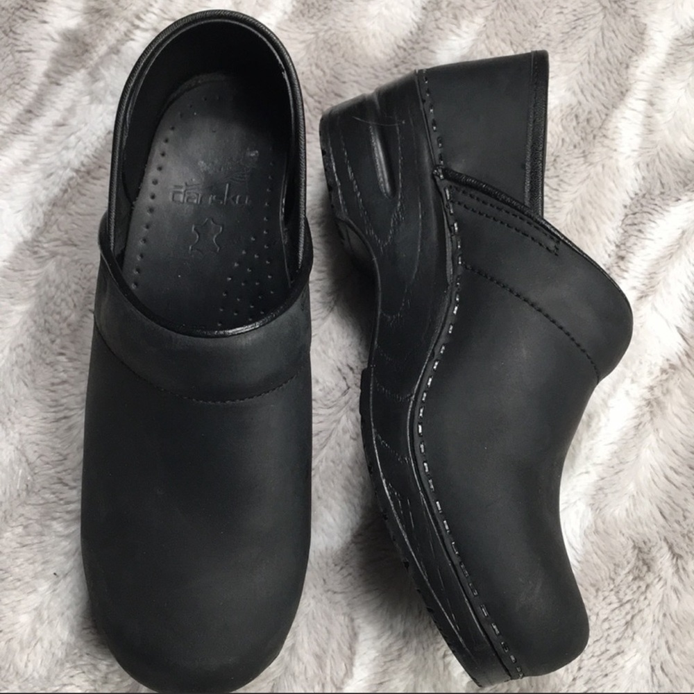 EUC BLACK OILED LEATHER DANSKO CLOGS - SIZE 38